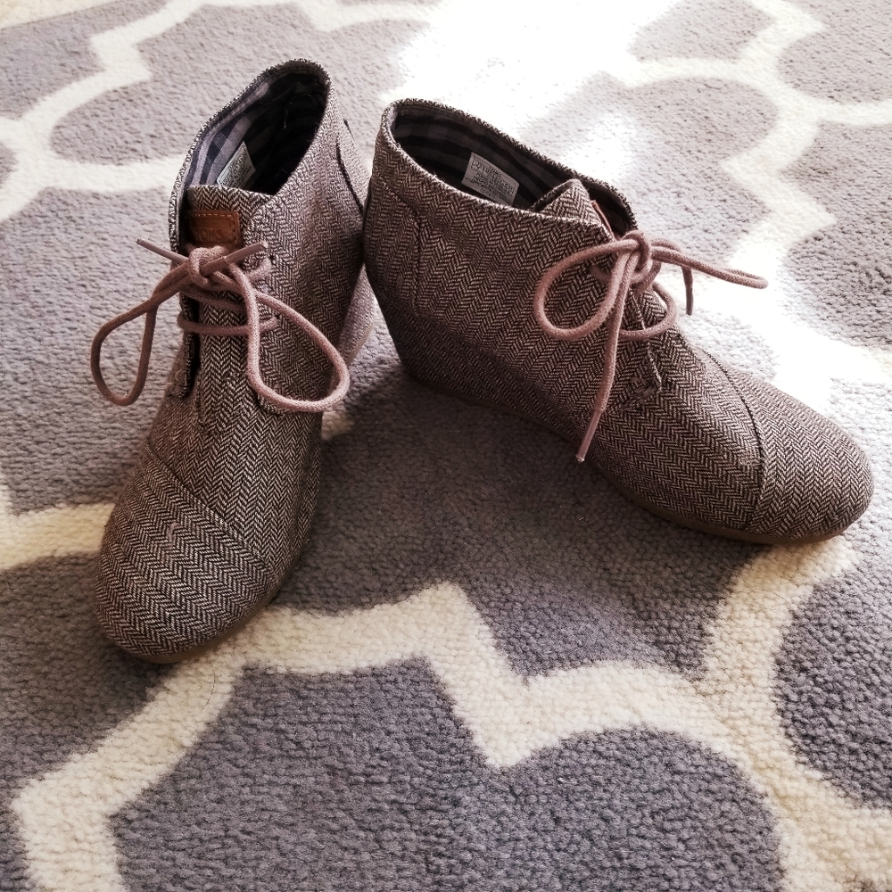 Tom's Tweed Herringbone Wedge Booties/Shooties